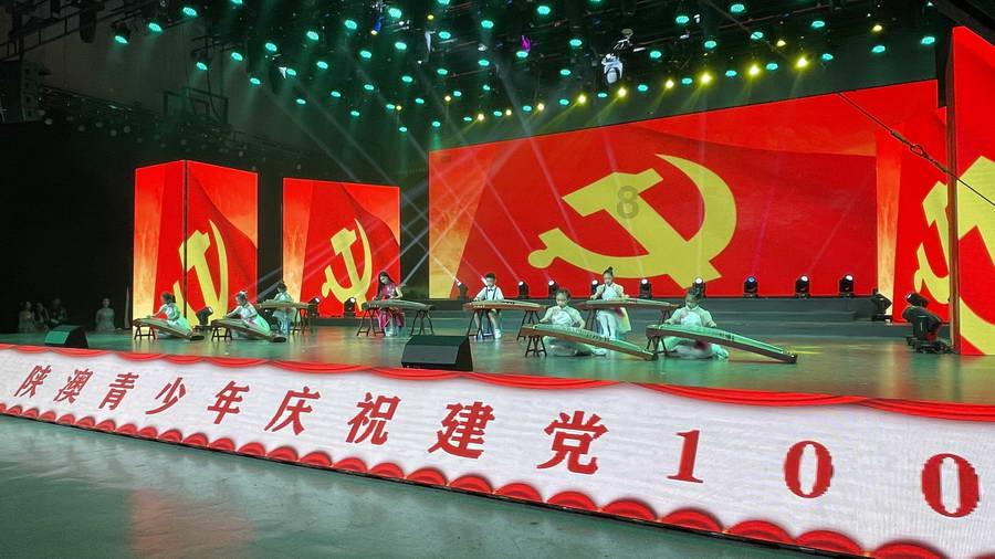 我们店一个员工离职了，但是她又申请了一个微信号，微信名我们的店名，还打着我们的店名做生意？游戏画面